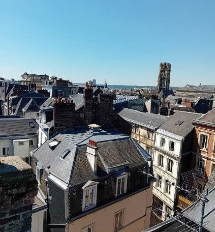 Rénovation de toiture en ardoise naturelle à Rouen : un projet mené pour le Syndic Leroux Cramilly