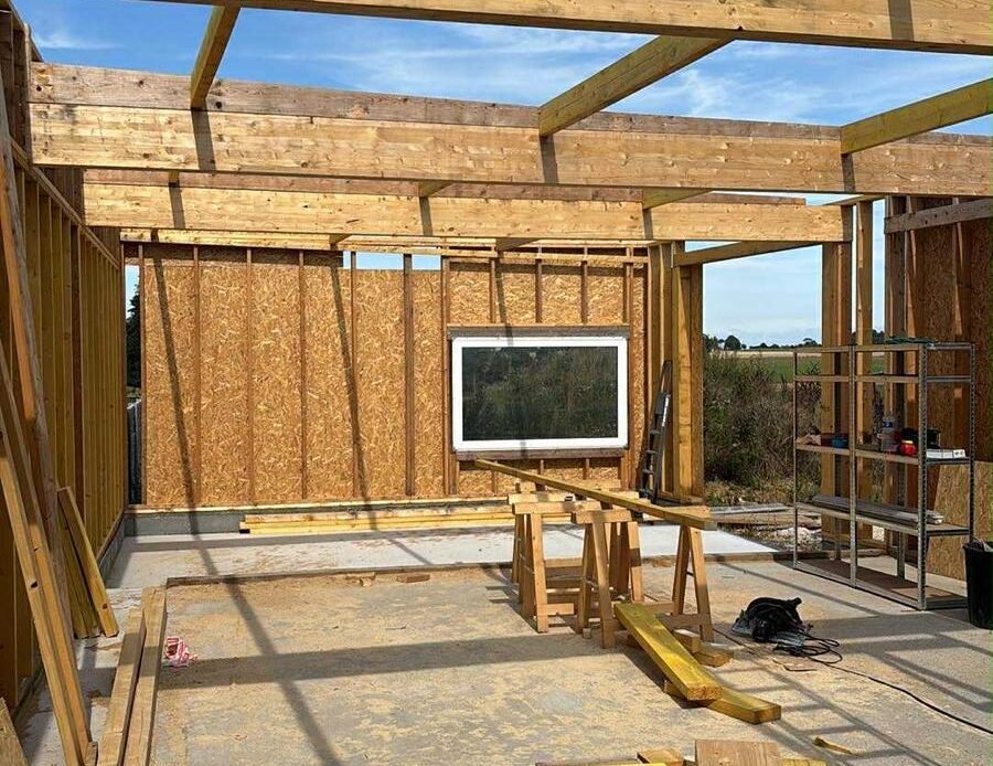 Construction d’un cabinet médical à Houpeville : une ossature bois performante